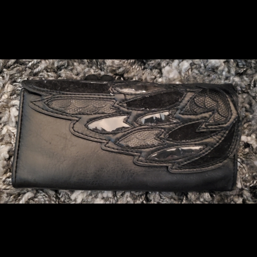Loop black feather wallet